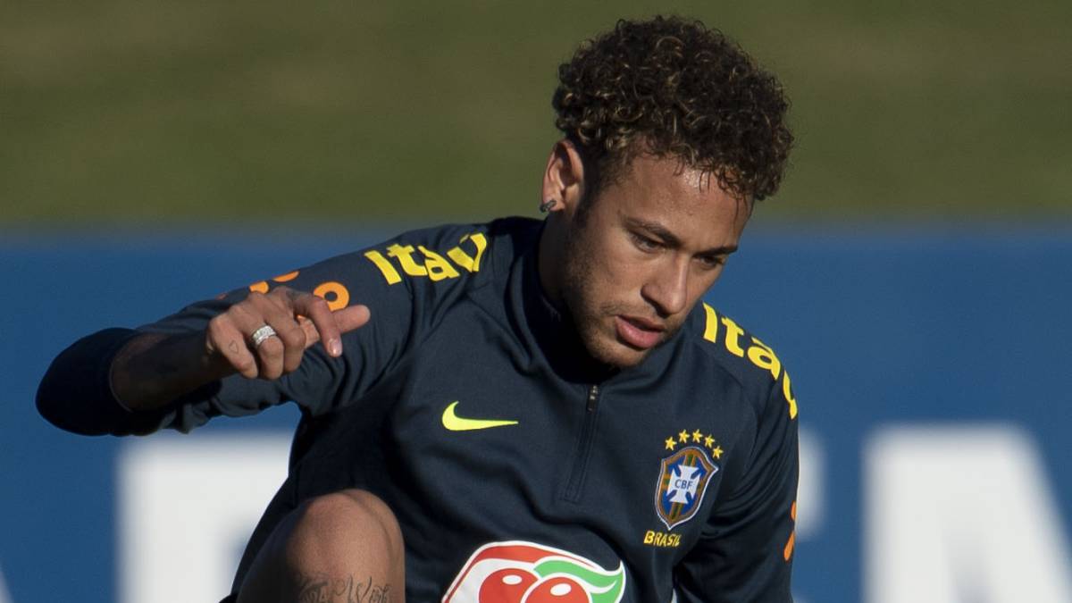 俱乐部中 俱乐部中