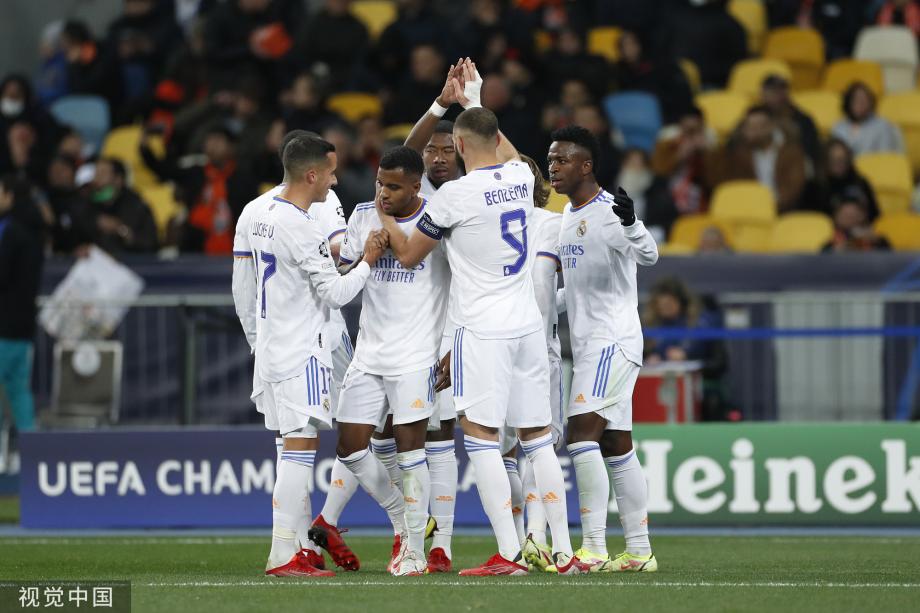 球员们奋力 球员们奋力