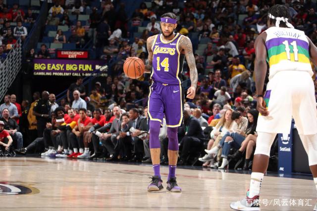 洲踢球的球 洲踢球的球