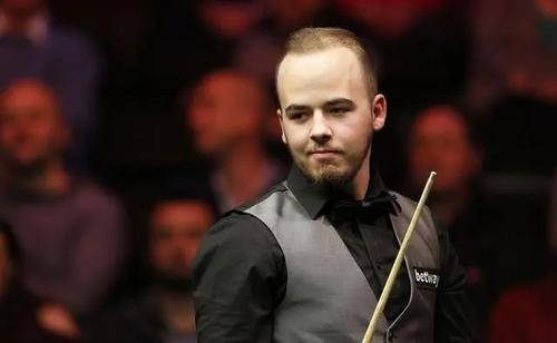 在他最新的 在他最新的